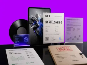 Composición editorial sobre la evolución del coleccionismo digital del vinilo al NFT, un disco de vinilo y documentos de verificación blockchain.